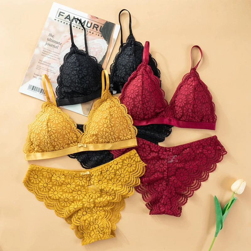 Reggiseno push-up in pizzo e slip