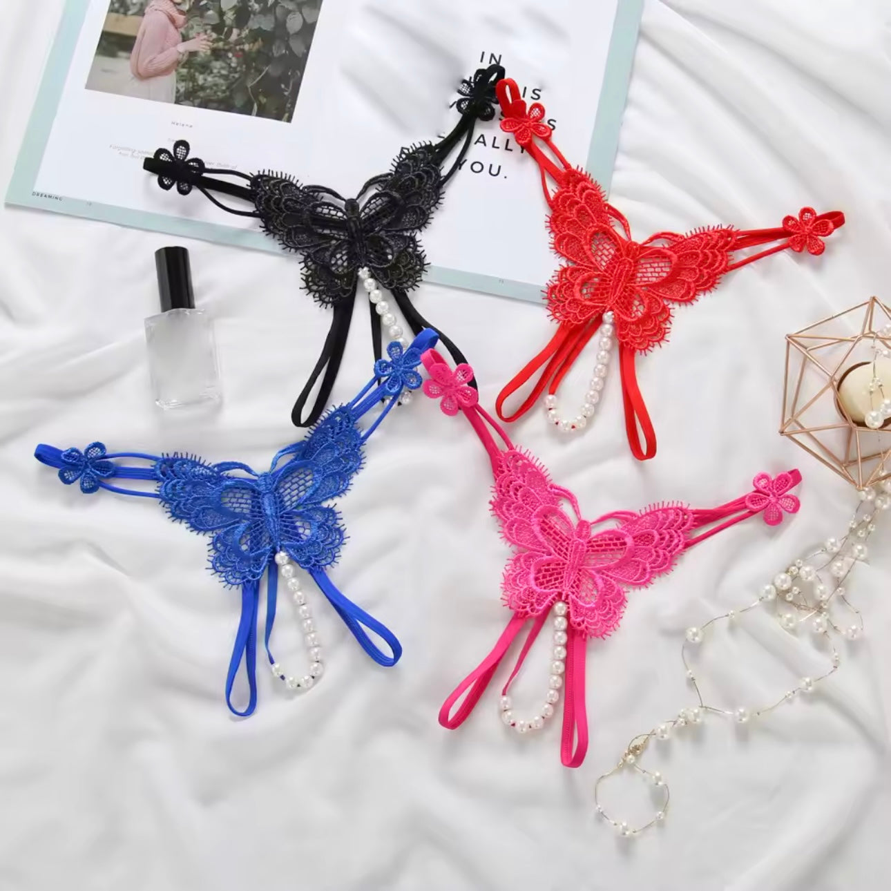 Intimo con perle a farfalla